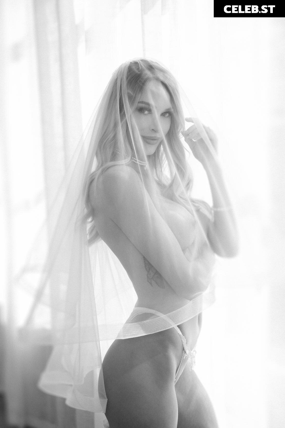 Emma Hix Image 1206320