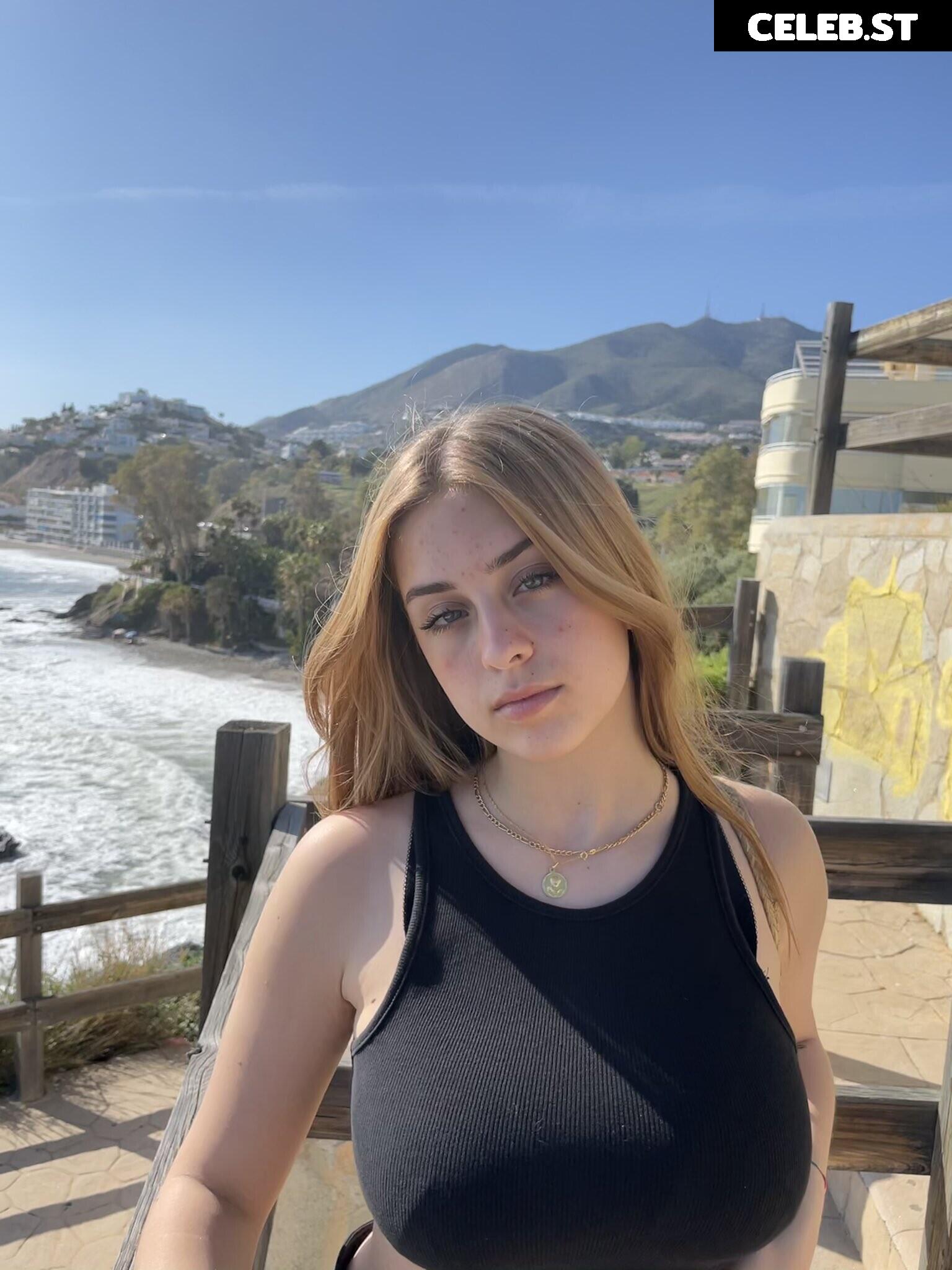 mariamooreno._ Image 12062956