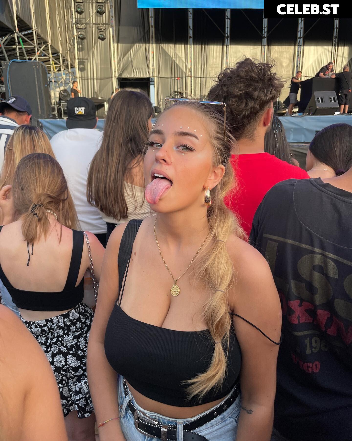 mariamooreno._ Image 12062959