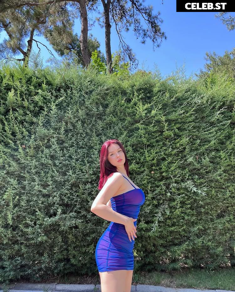 İlayda Türküstün - ilaydaaust Image 12069342