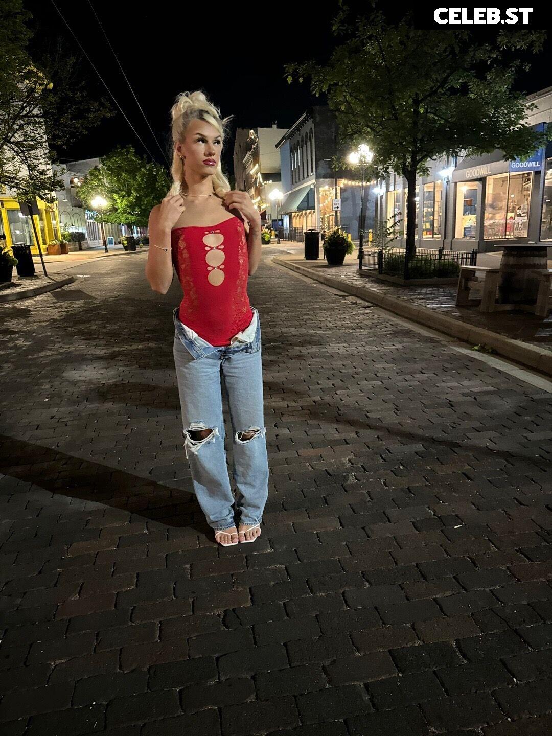 marshall.dyl | thicckbarbii Image 12075633