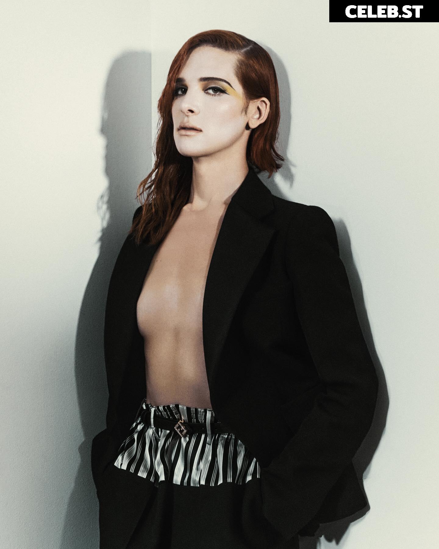 Hari Nef Image 12075196