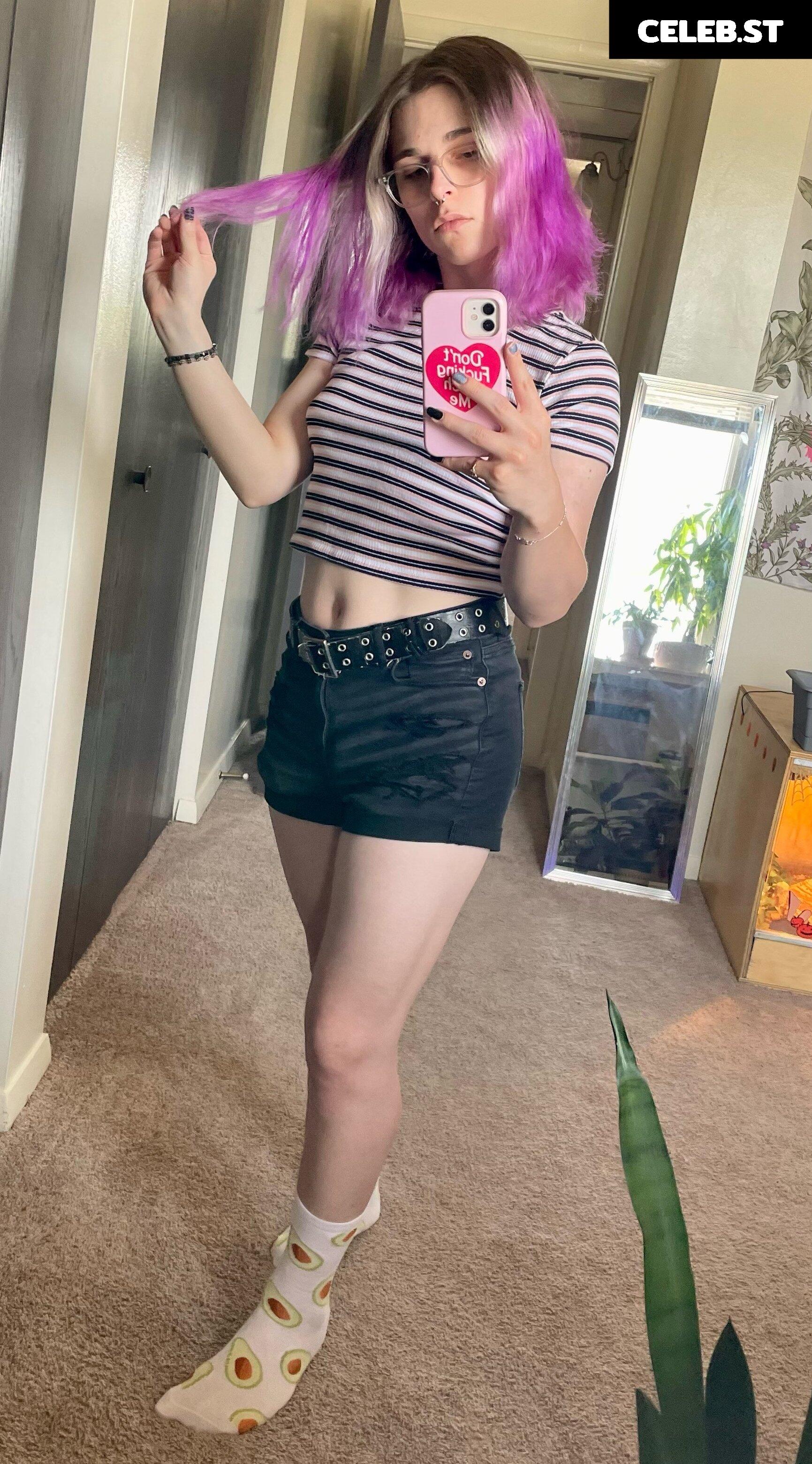 ToriTS / bigstupidwhore / SSSmallTea Image 12077368