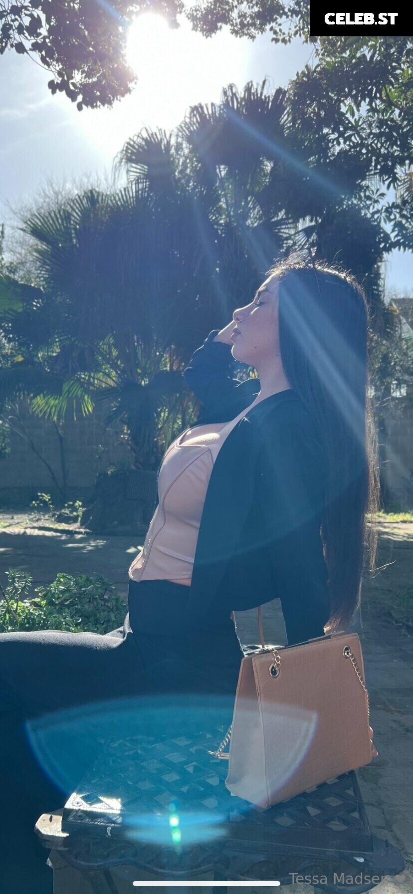 Tessa Madsen / Calm-Library Image 12071314