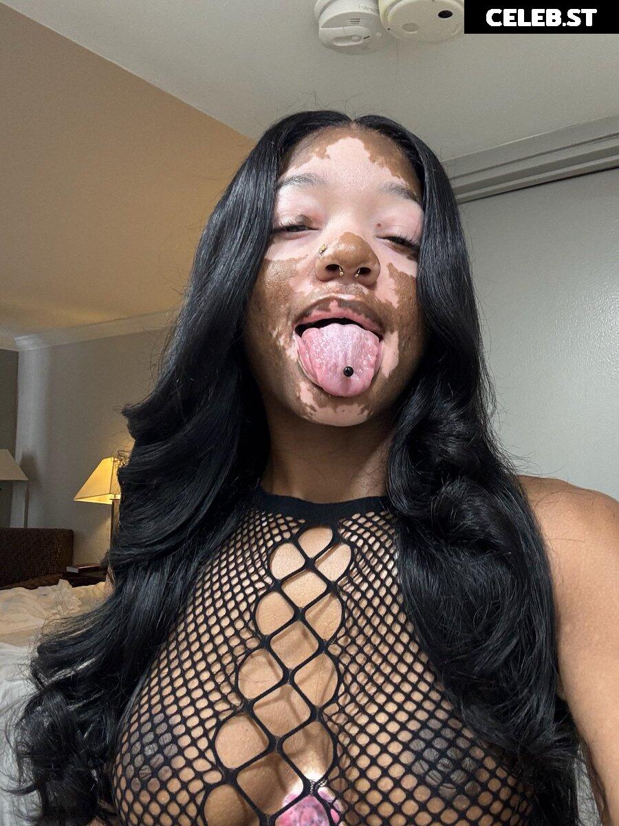 Curiositeaaa/ Trayceeteaa Image 12046706