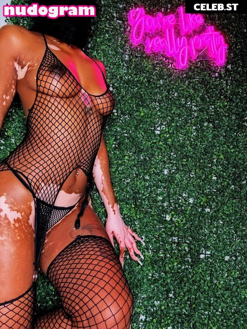 Curiositeaaa/ Trayceeteaa Image 12046699