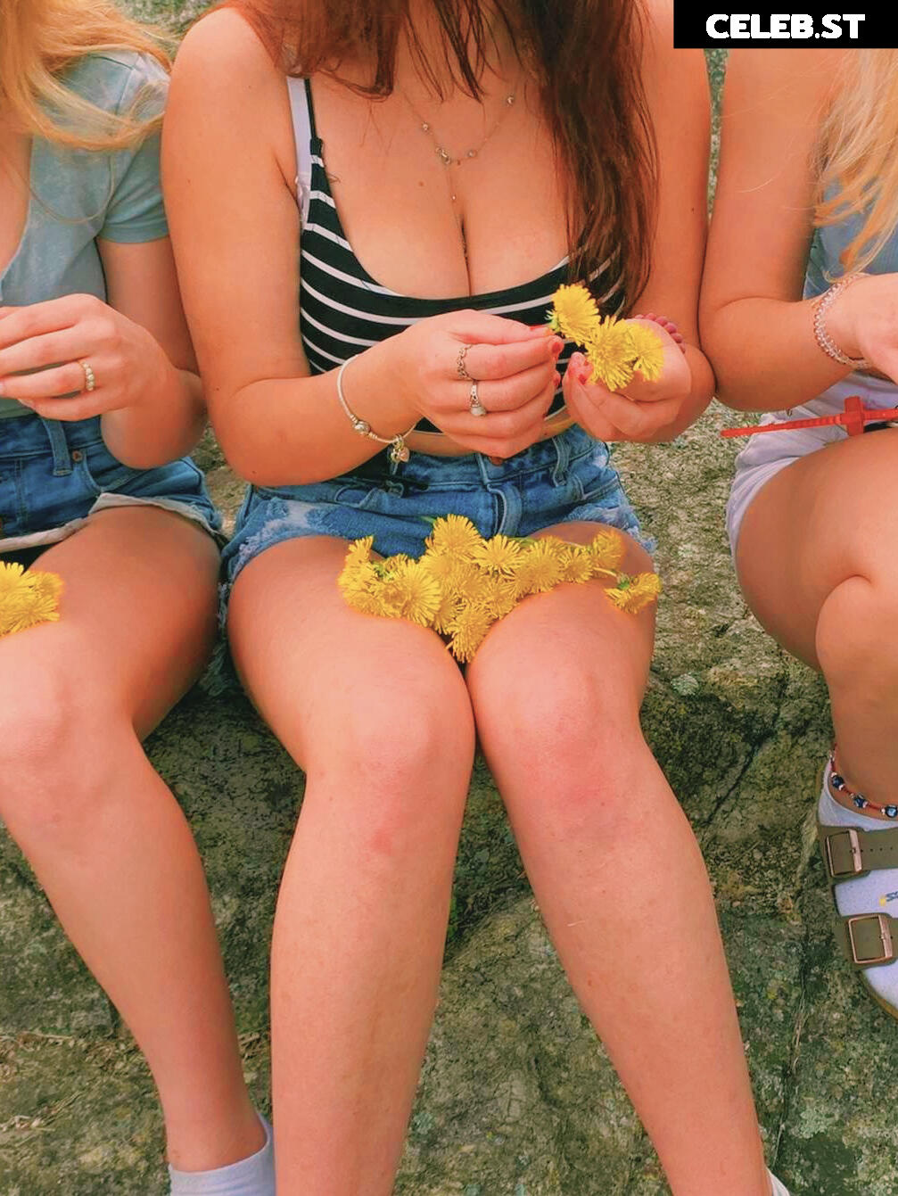 ___u_l_i.a_n_a___ Image 12040886