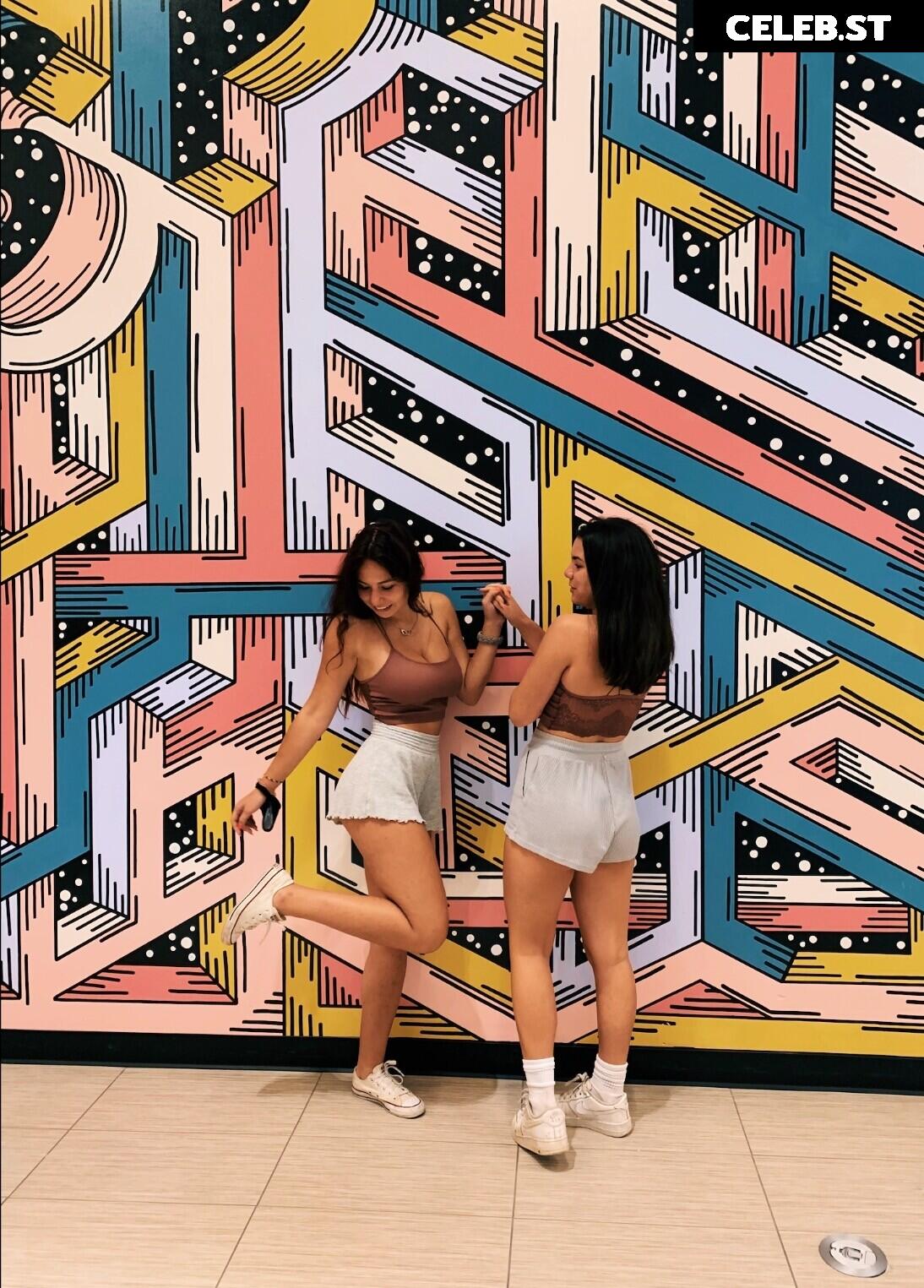 ___u_l_i.a_n_a___ Image 12040863