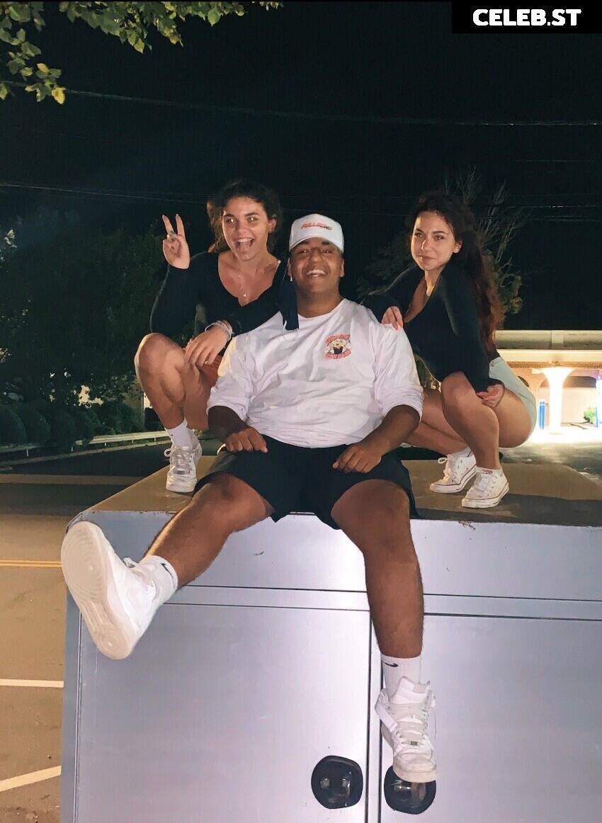 ___u_l_i.a_n_a___ Image 12040864