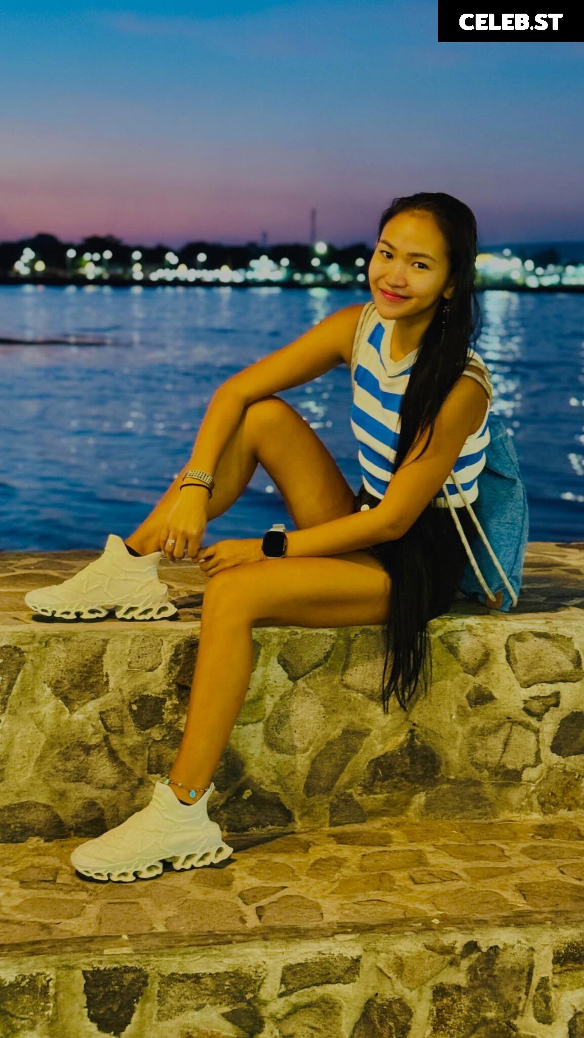 The Filipina Pea Image 12043105