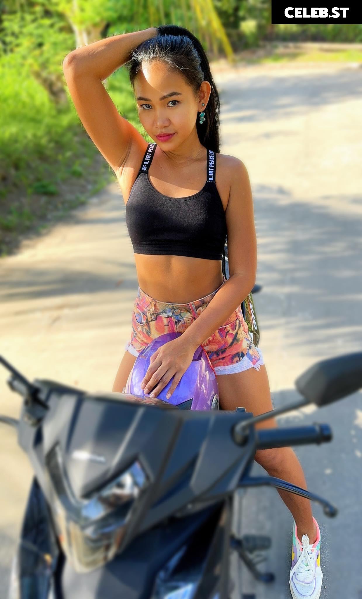 The Filipina Pea Image 12043096