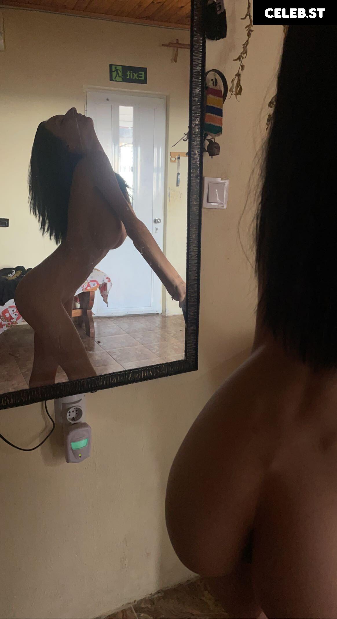 Roxy Milano Image 12018323