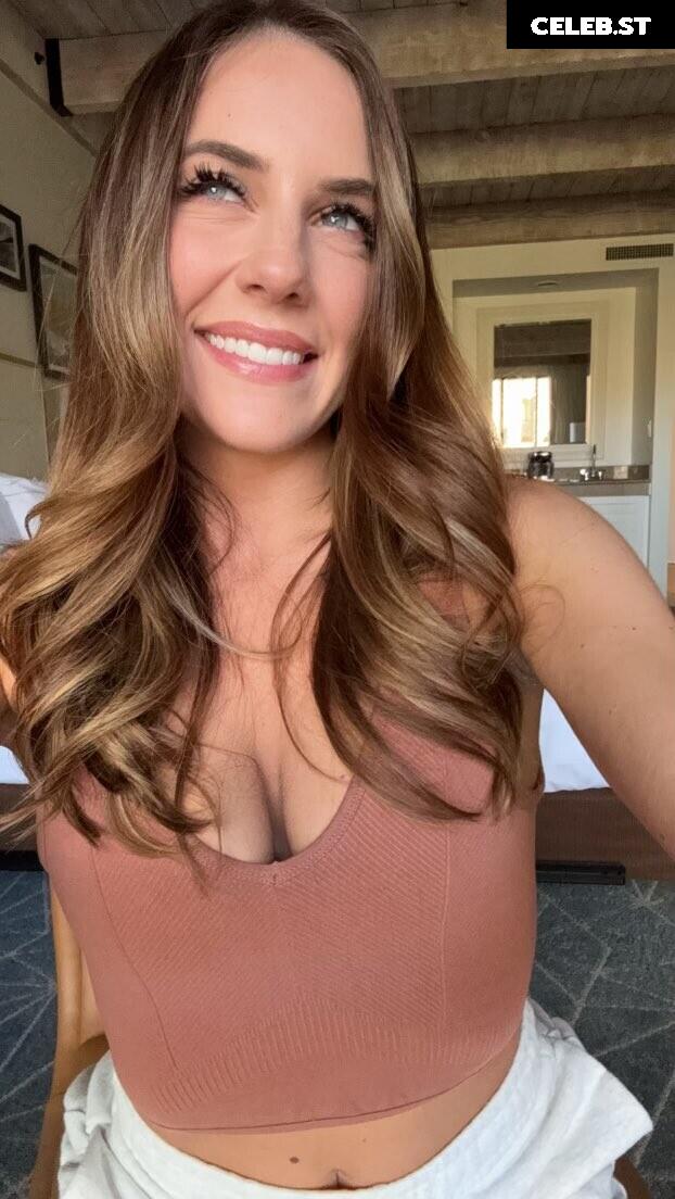 Ivy Brooks / Hannah Stasia Image 12017432