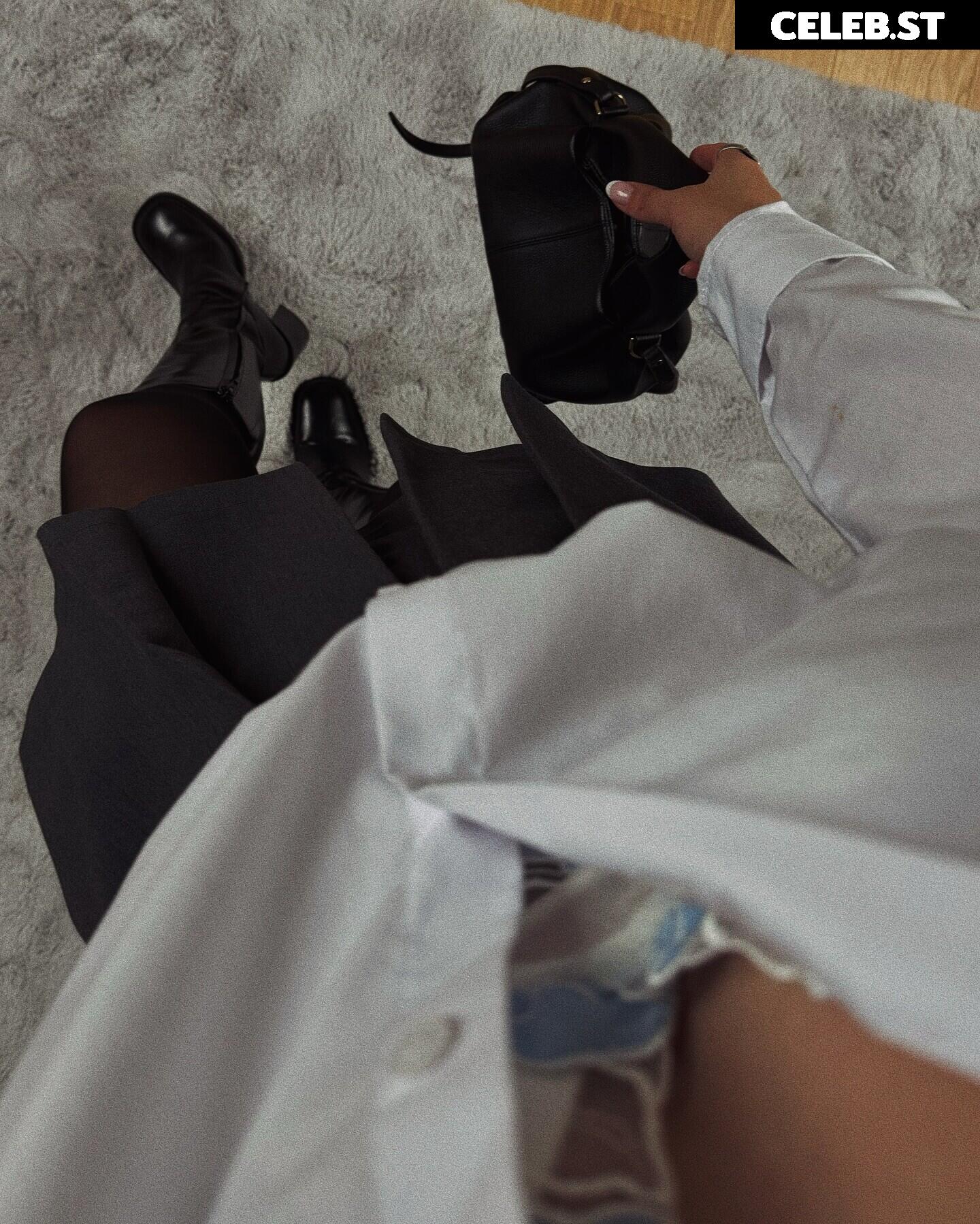 Apo / apollinegrmz / apolline_guer Image 12011105