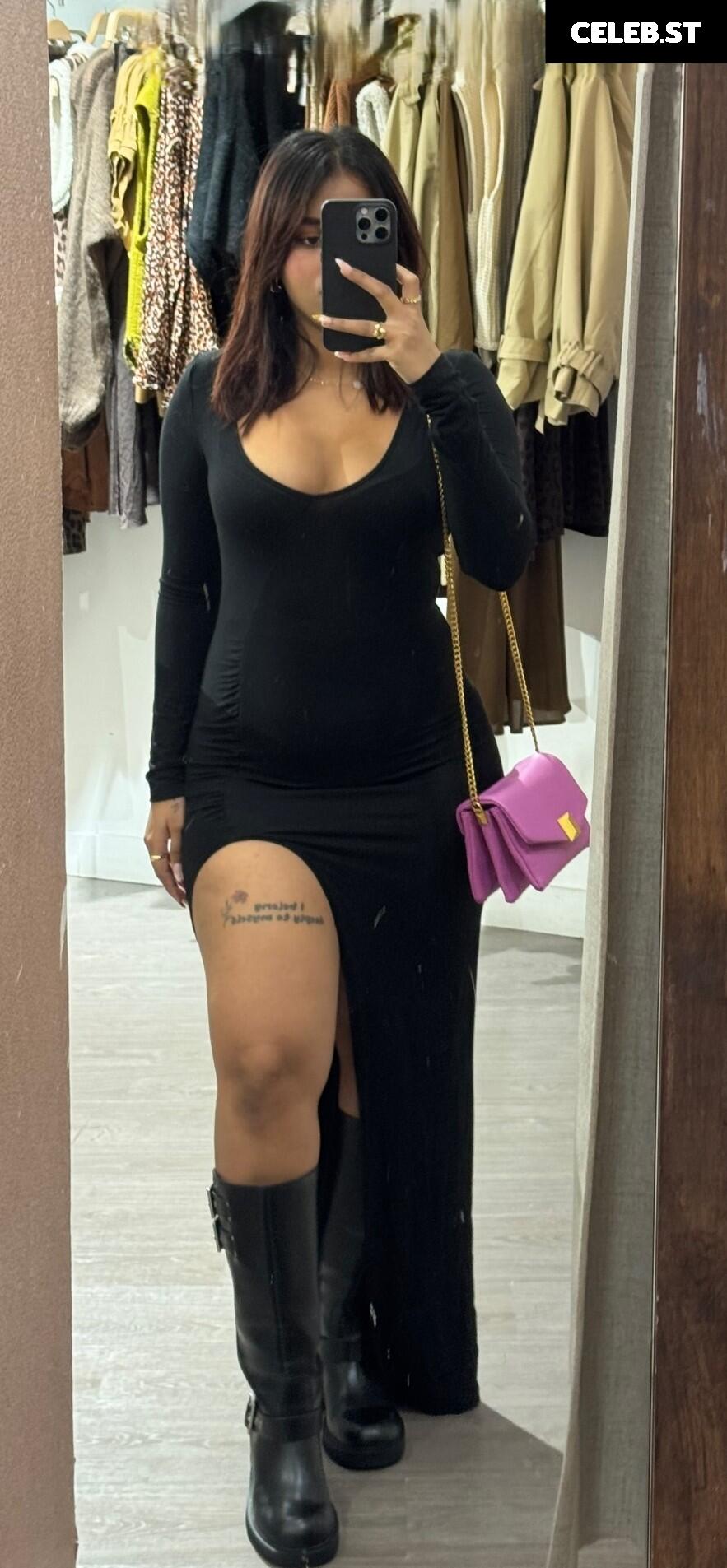 senoritasara / senorita_sara._ Image 12012595