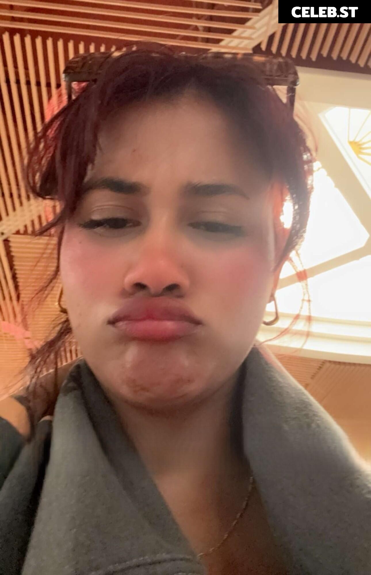 senoritasara / senorita_sara._ Image 12012662