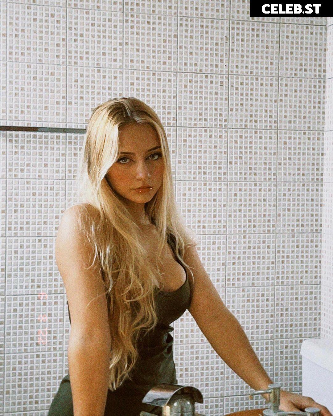 Julie Remoissenet Image 12028859