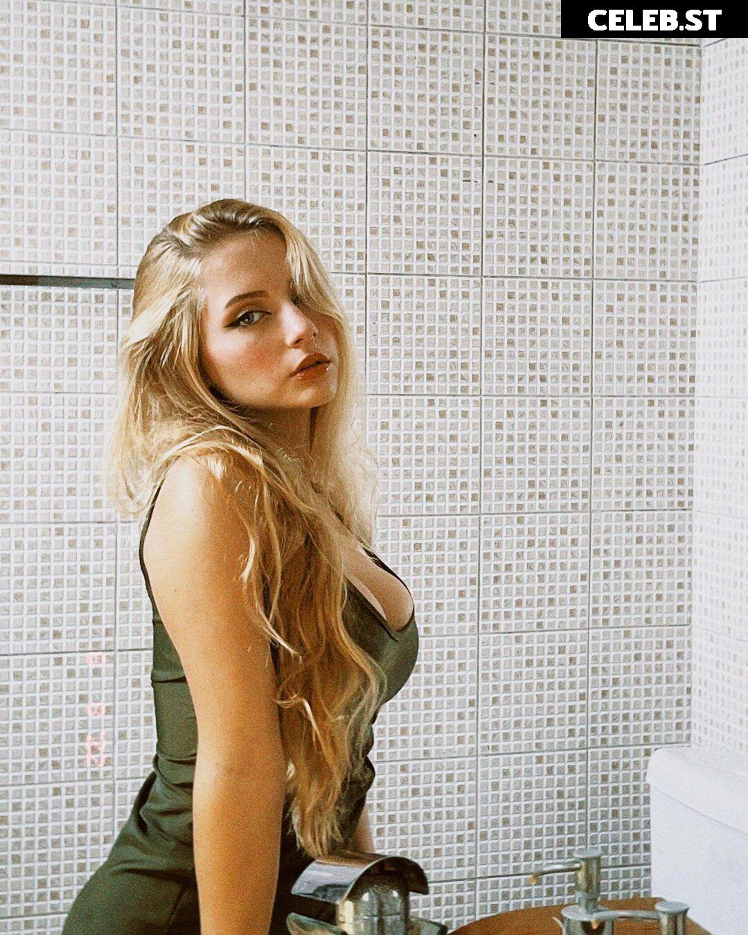 Julie Remoissenet Image 12028858