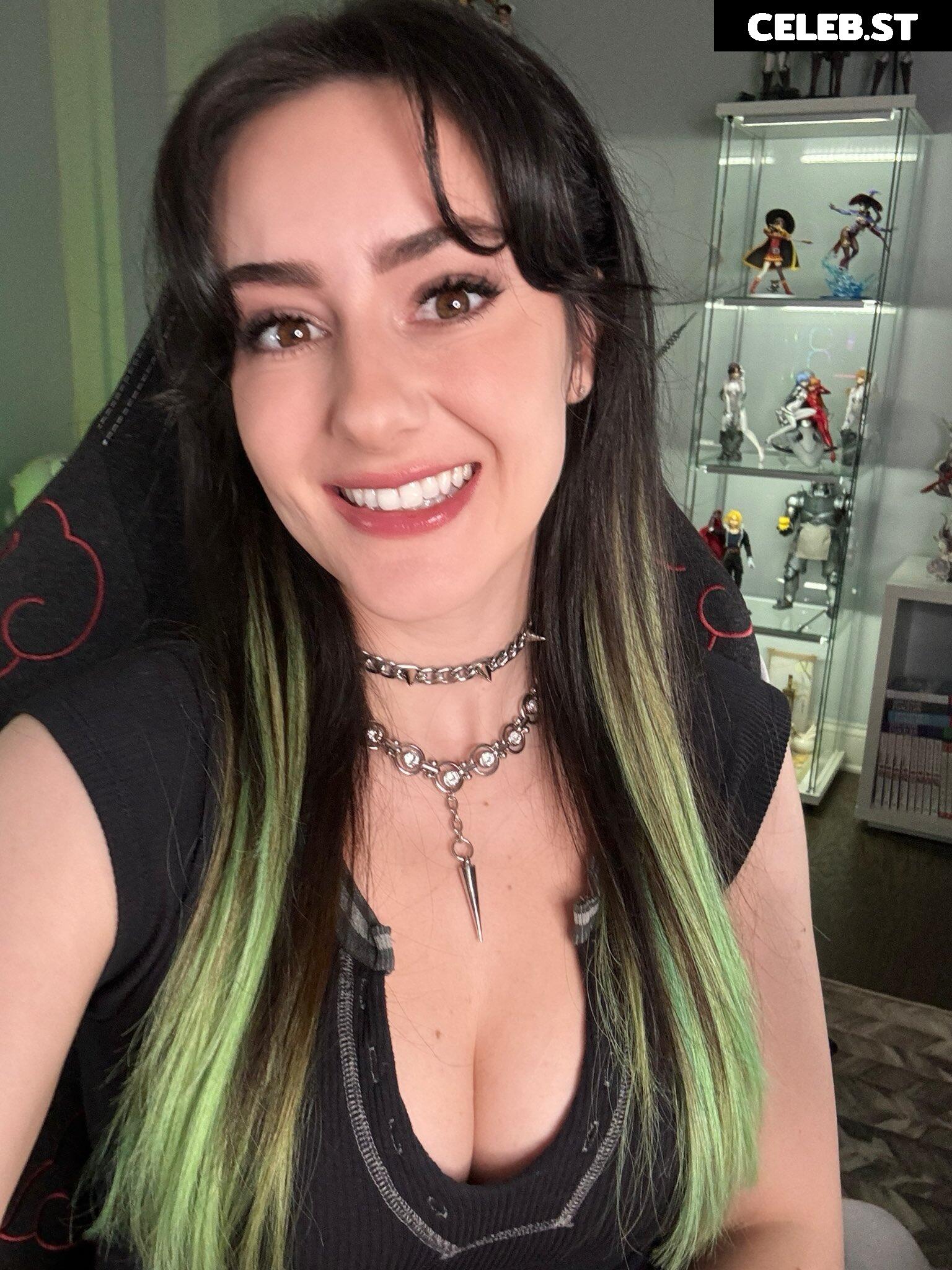 Julia Maggio / Julia Stunts Image 12028764