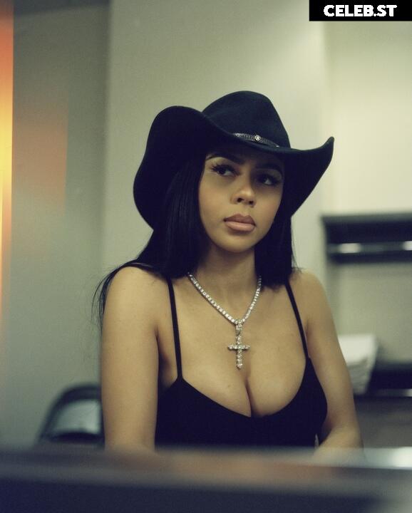 Mariah the Scientist / Mariah Amani Buckles / mariahthescientist Image 12028621