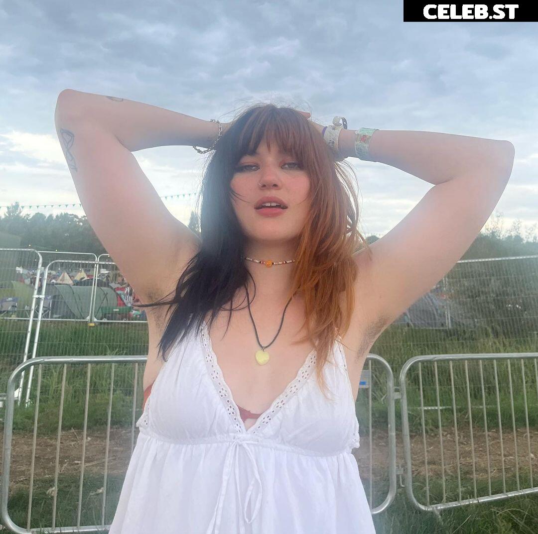 Gayle Image 12027754