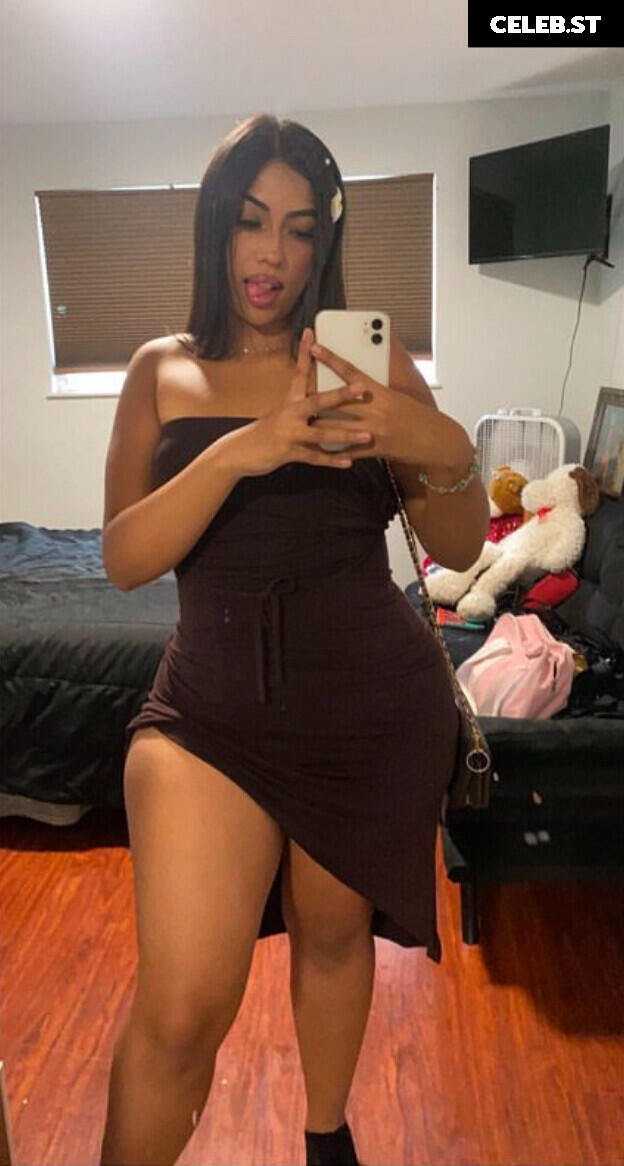 Thick Baddie @_222cyn_ Image 12029058
