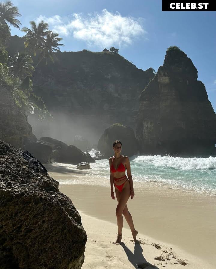 Annastezia Image 12029303