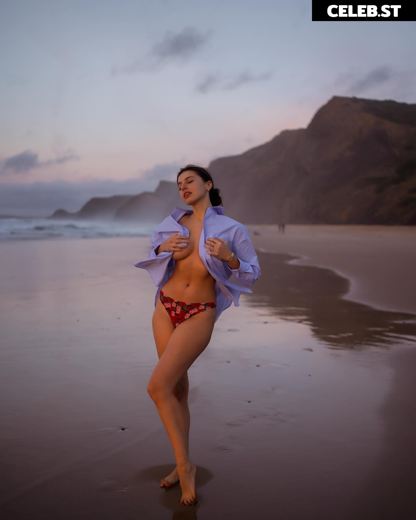 Annastezia Image 12029332