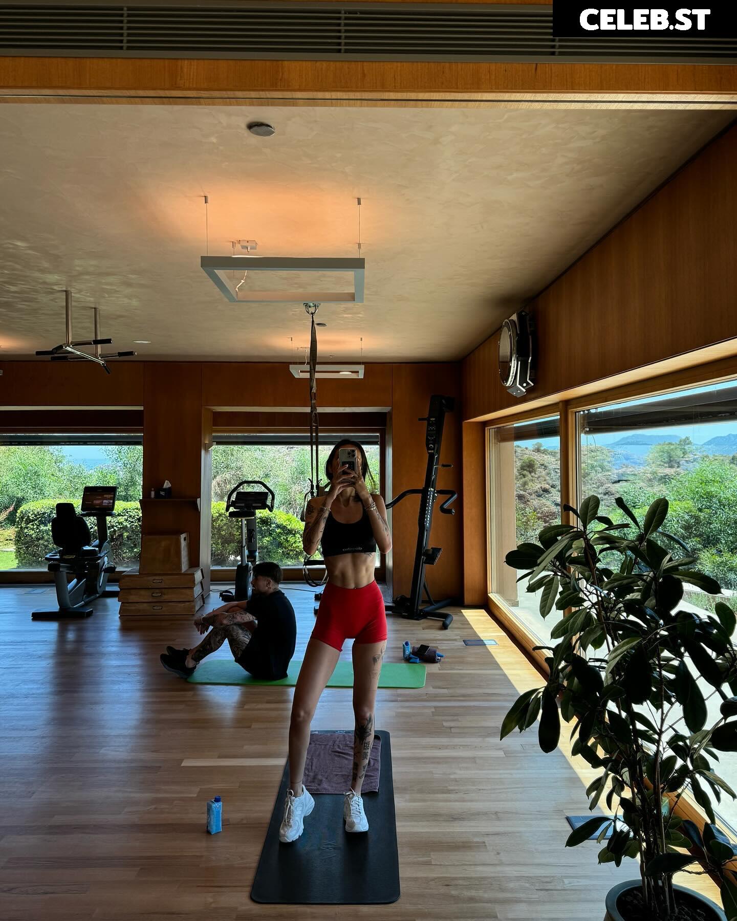 Pelinay İgit Image 12038077