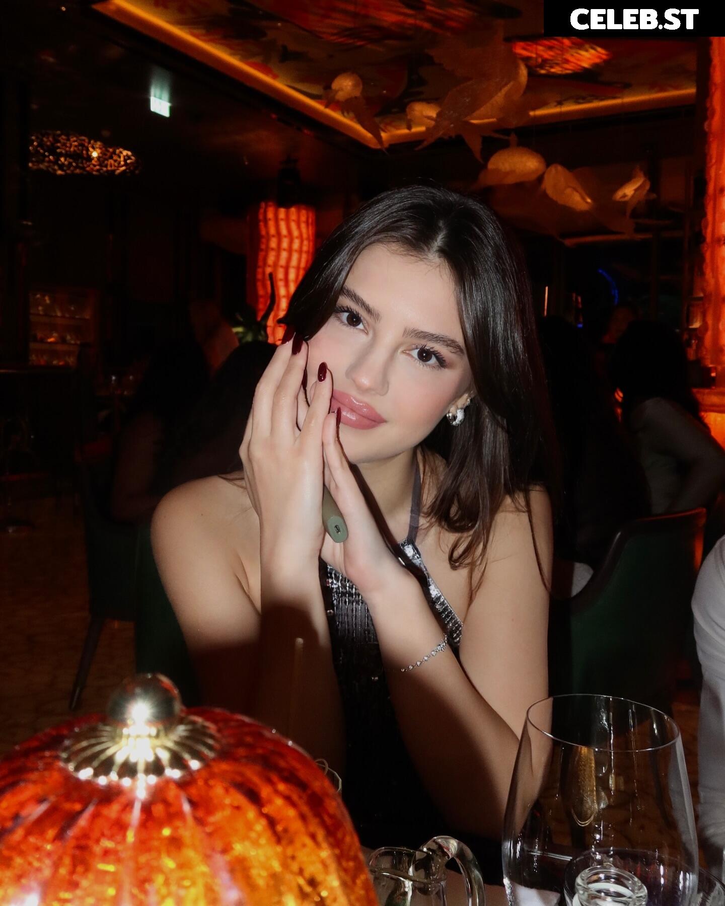 Sinem Melek Coşkun / sinemcoskunss / sinemcoskuns Image 12034898