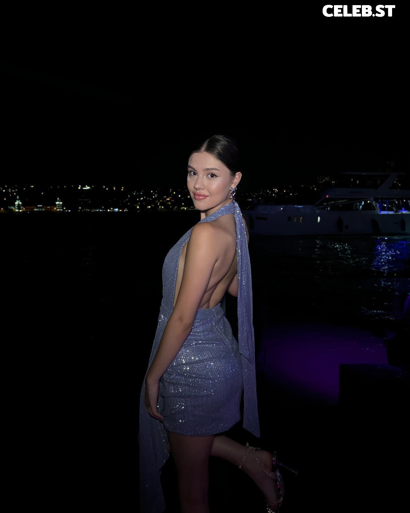 Sinem Melek Coşkun / sinemcoskunss / sinemcoskuns Image 12034816