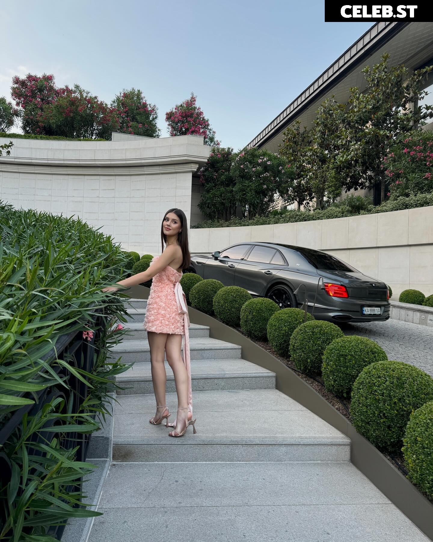 Sinem Melek Coşkun / sinemcoskunss / sinemcoskuns Image 12034836