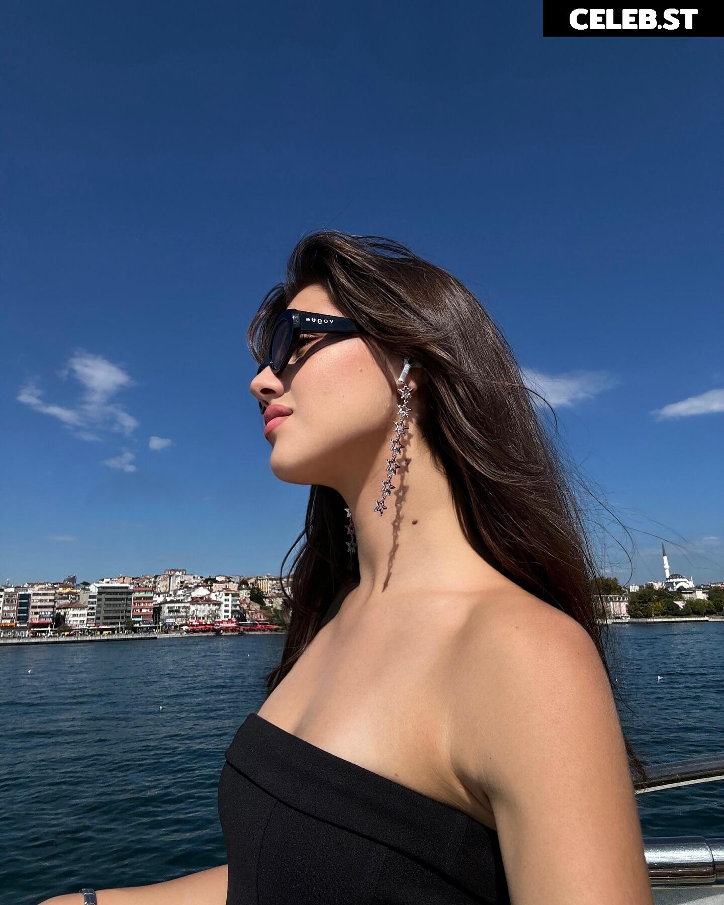 Sinem Melek Coşkun / sinemcoskunss / sinemcoskuns Image 12034863