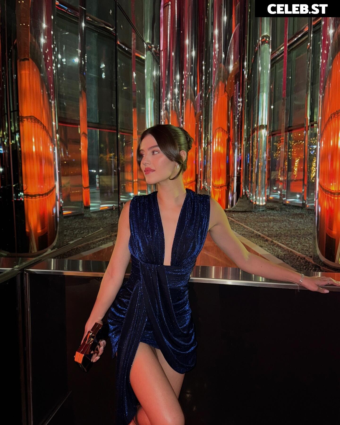 Sinem Melek Coşkun / sinemcoskunss / sinemcoskuns Image 12034875