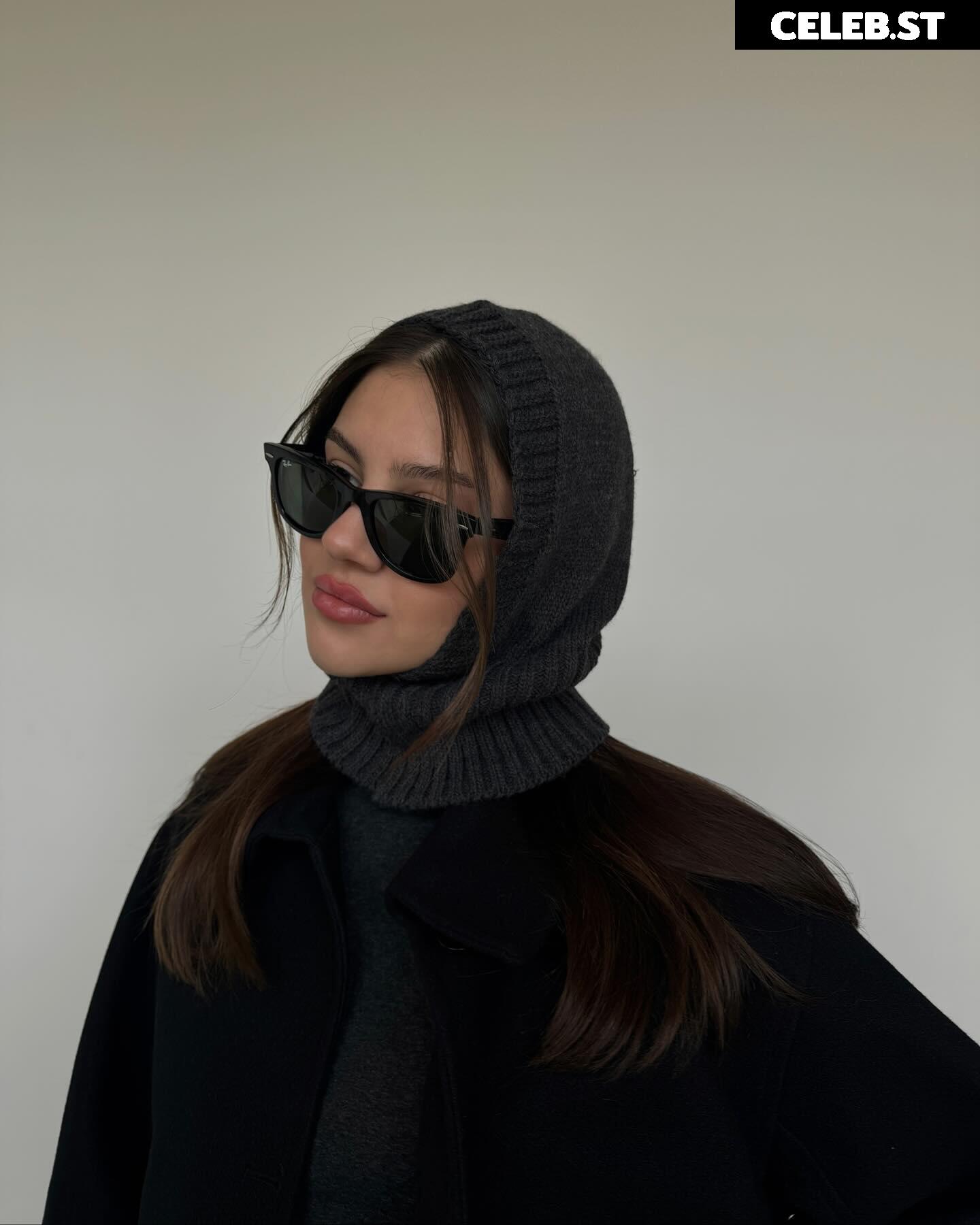 Sinem Melek Coşkun / sinemcoskunss / sinemcoskuns Image 12034792
