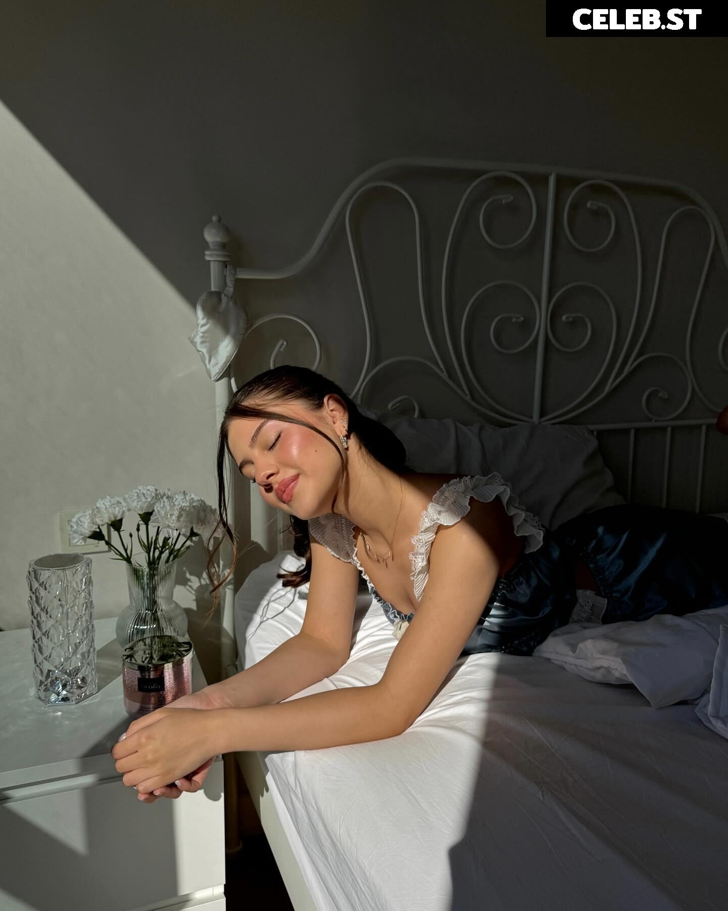 Sinem Melek Coşkun / sinemcoskunss / sinemcoskuns Image 12034794
