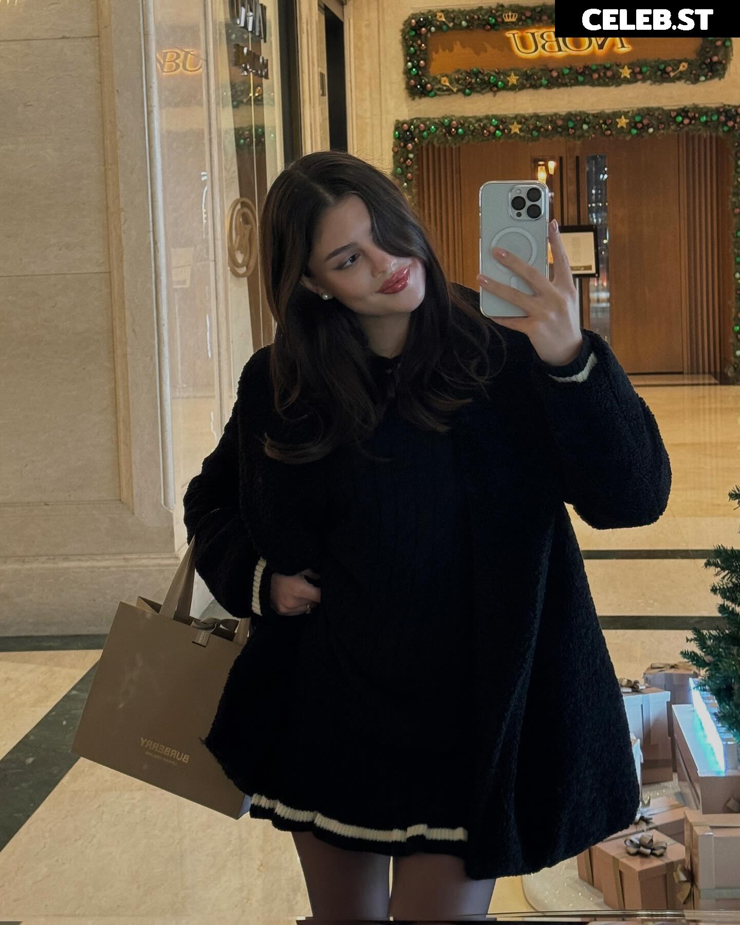 Sinem Melek Coşkun / sinemcoskunss / sinemcoskuns Image 12034786