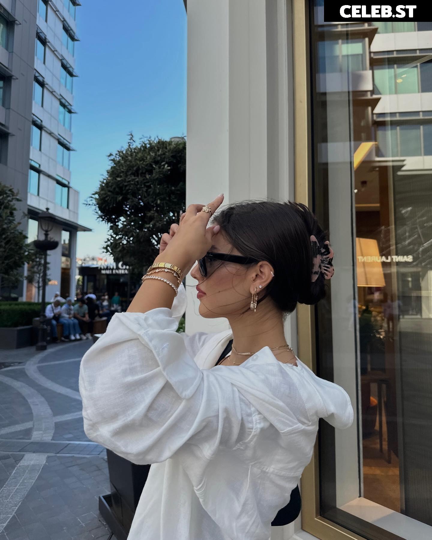 Sinem Melek Coşkun / sinemcoskunss / sinemcoskuns Image 12034722