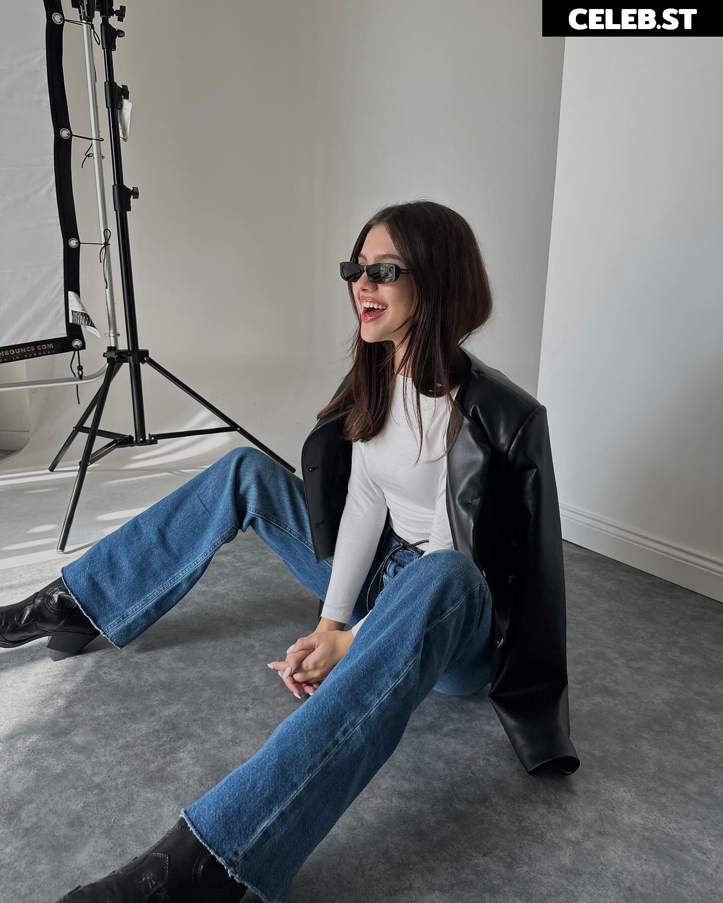Sinem Melek Coşkun / sinemcoskunss / sinemcoskuns Image 12034727