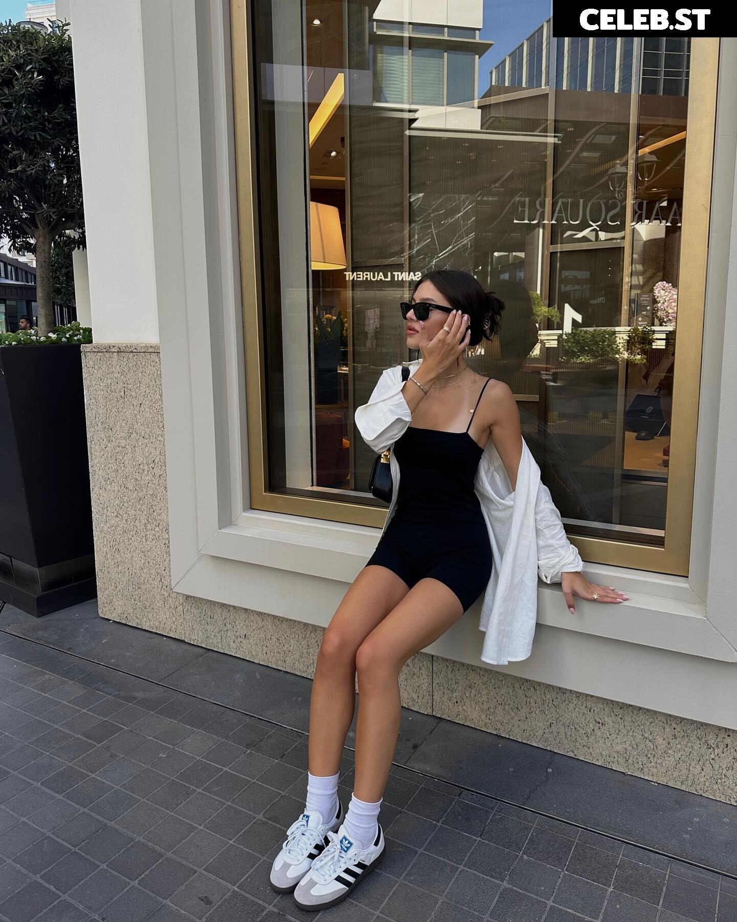 Sinem Melek Coşkun / sinemcoskunss / sinemcoskuns Image 12034709