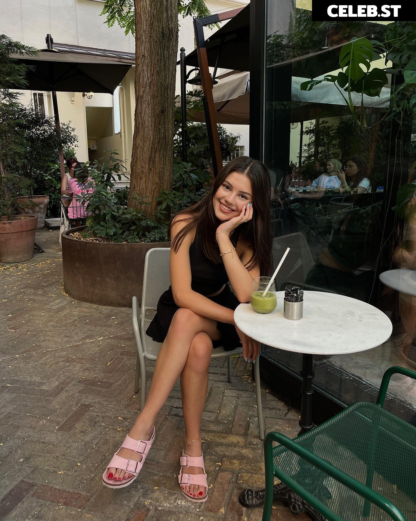 Sinem Melek Coşkun / sinemcoskunss / sinemcoskuns Image 12034708
