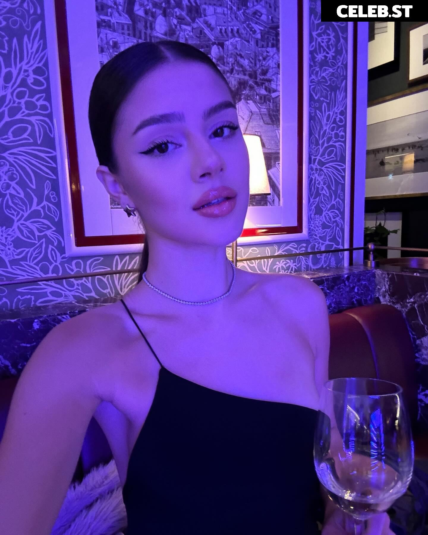 Sinem Melek Coşkun / sinemcoskunss / sinemcoskuns Image 12034768