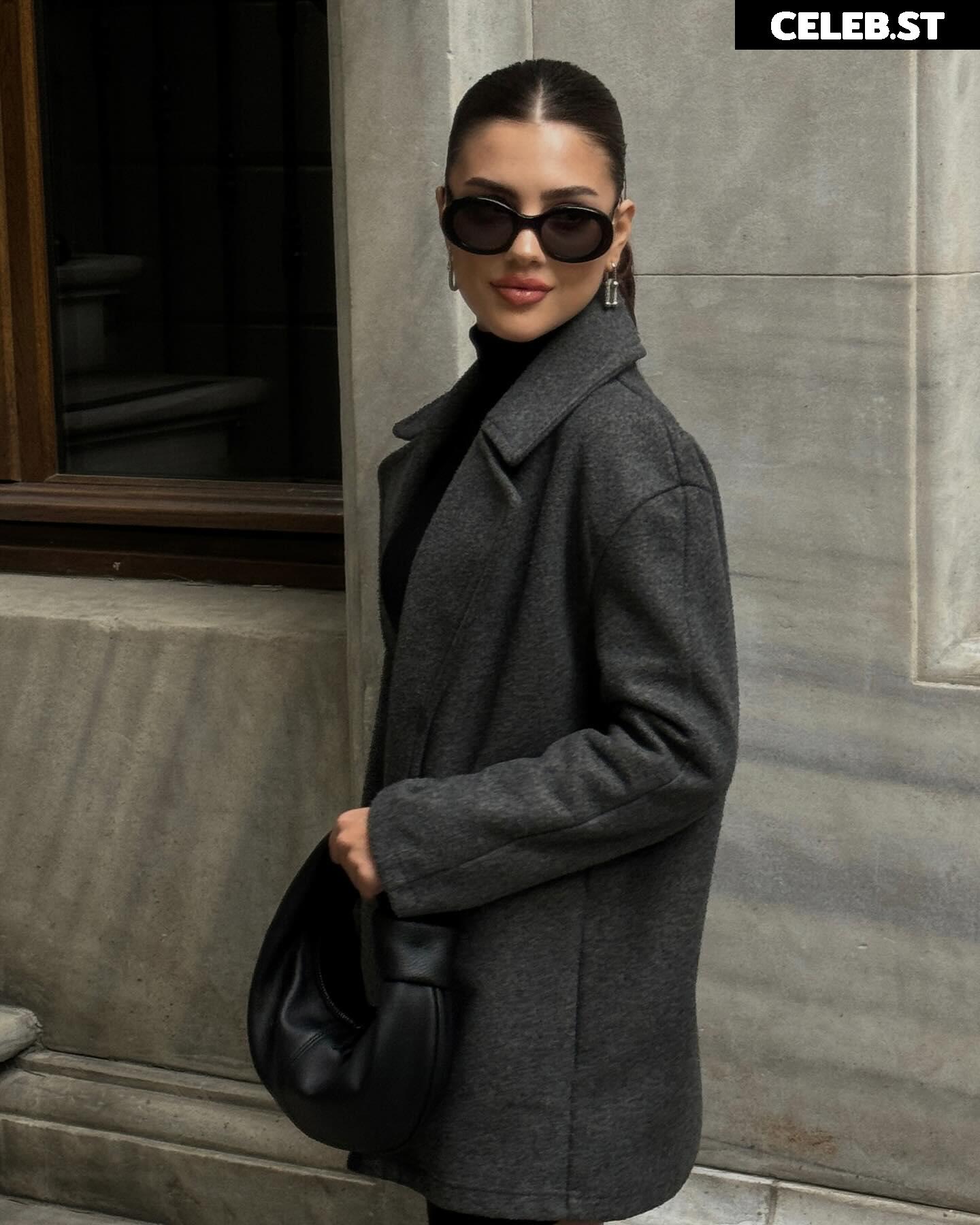 Sinem Melek Coşkun / sinemcoskunss / sinemcoskuns Image 12034754