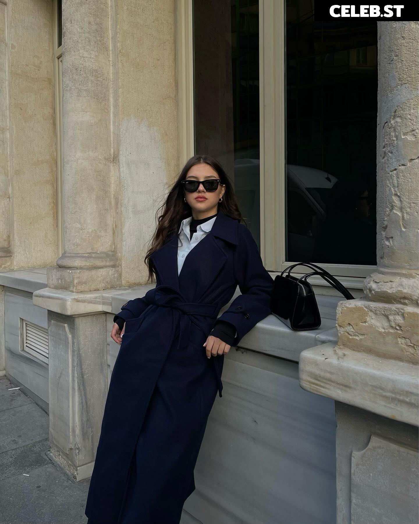 Sinem Melek Coşkun / sinemcoskunss / sinemcoskuns Image 12034664