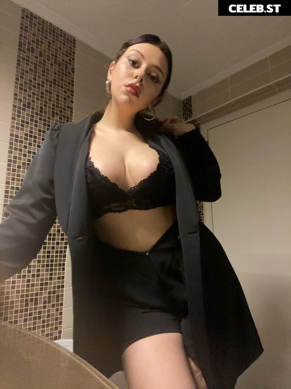 Sude Beren Ataselim Image 12034112