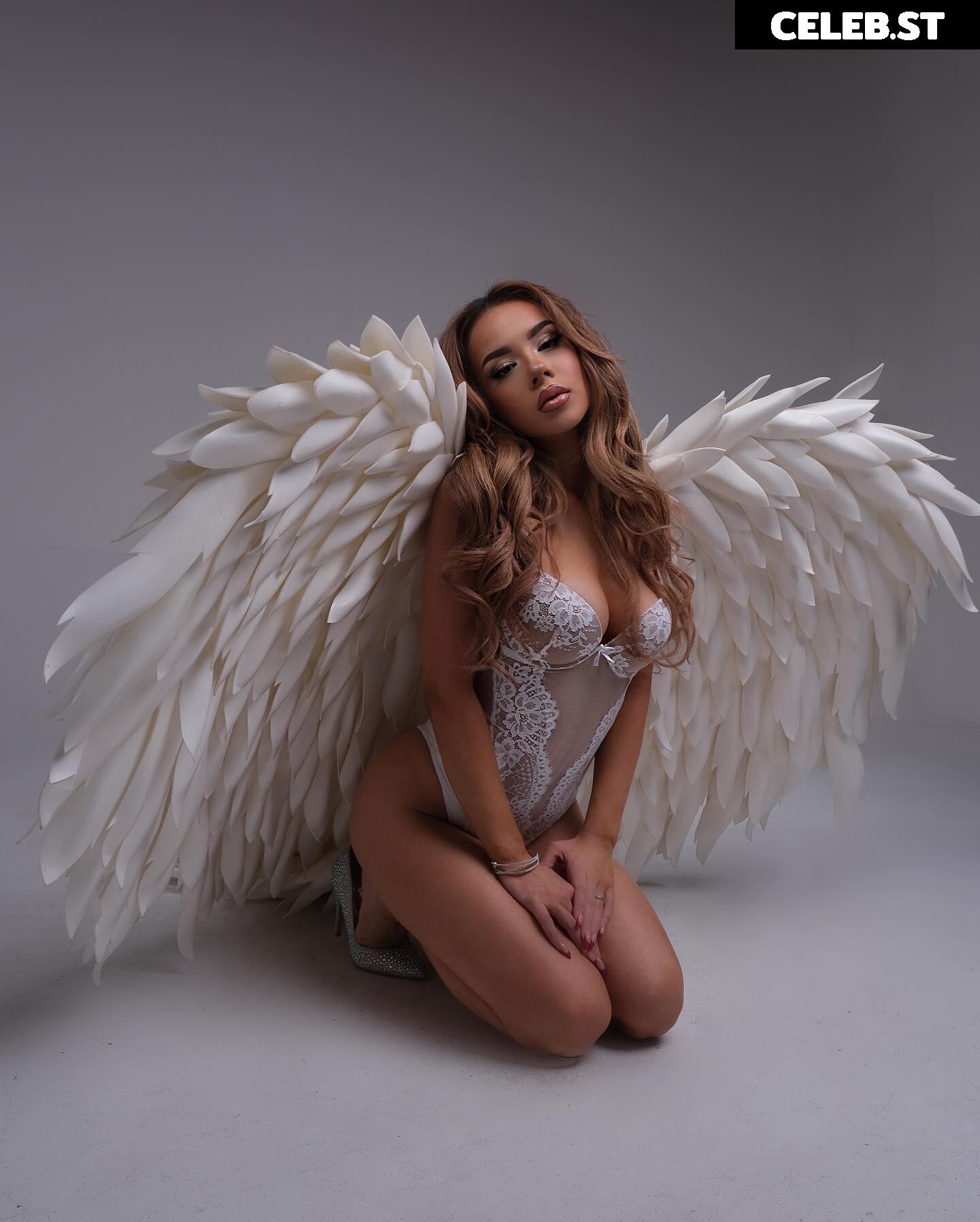 Simona alphamusic Image 12036454