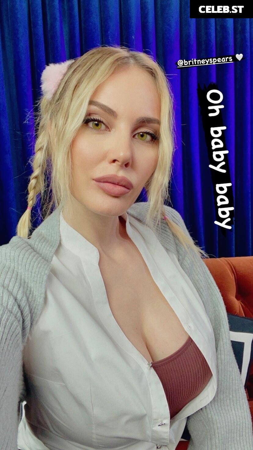 Hande Sarıoğlu Image 12036083