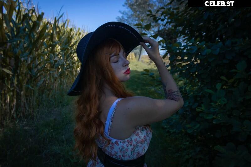 lucelf / lucrezia Image 12036000