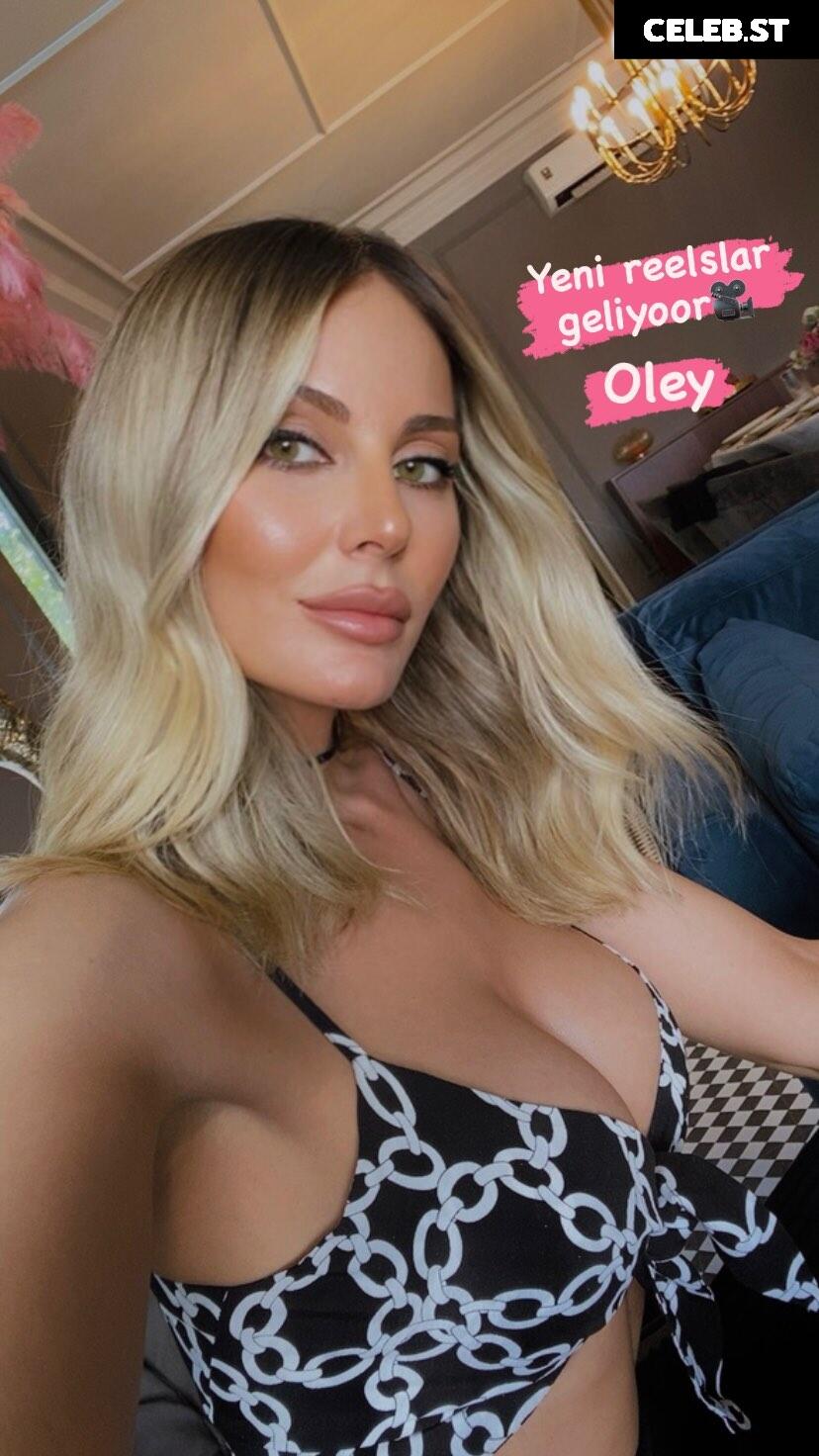 Hande Sarıoğlu Image 12036060