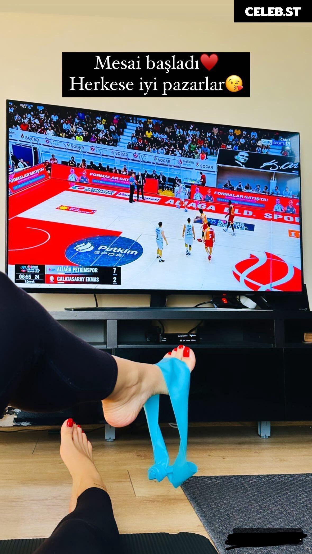 Hande Sarıoğlu Image 12036059